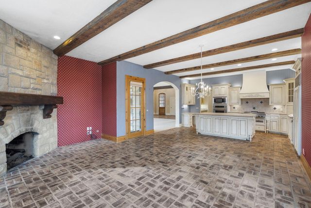 4156 East Division Street, Springfield, MO 65802