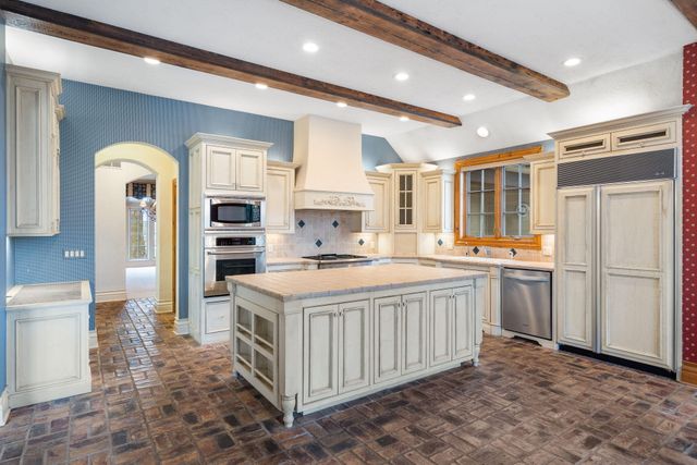 4156 East Division Street, Springfield, MO 65802