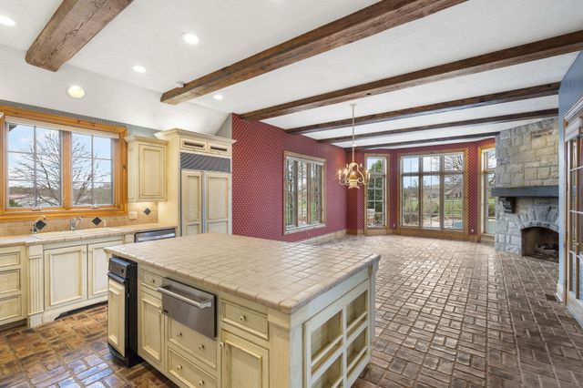 4156 East Division Street, Springfield, MO 65802