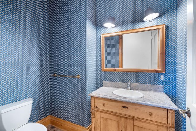 4156 East Division Street, Springfield, MO 65802
