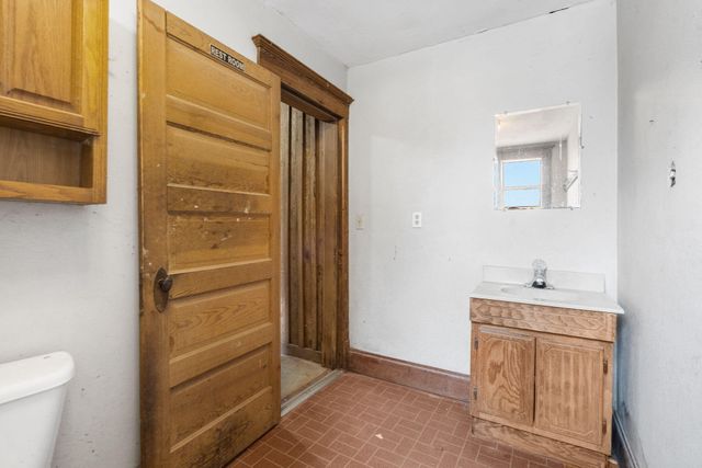 4156 East Division Street, Springfield, MO 65802
