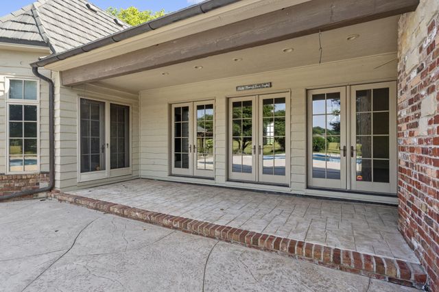 4156 East Division Street, Springfield, MO 65802