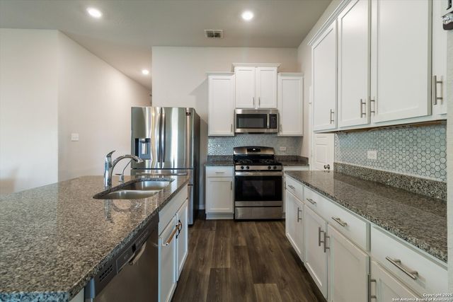 7719 BLUE GULF DR, San Antonio, TX 78223