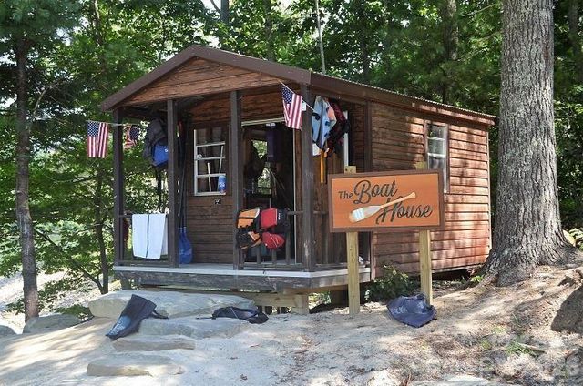 150-2 Saddle Notch Lane, Tuckasegee, NC 28783