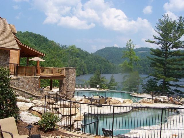 150-2 Saddle Notch Lane, Tuckasegee, NC 28783