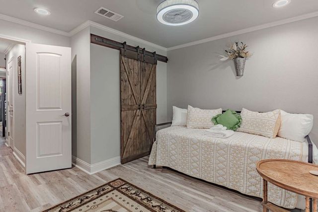 1011 Pawnee Trail, Granbury, TX 76048