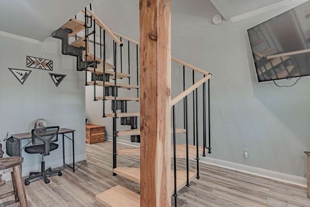 1011 Pawnee Trail, Granbury, TX 76048