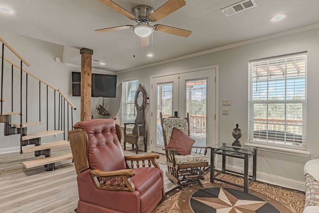 1011 Pawnee Trail, Granbury, TX 76048