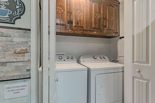 1011 Pawnee Trail, Granbury, TX 76048