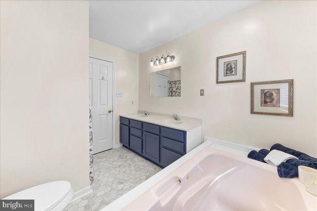 12 PEACH TREE LN, Downingtown, PA 19335