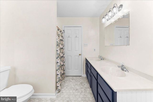 12 PEACH TREE LN, Downingtown, PA 19335