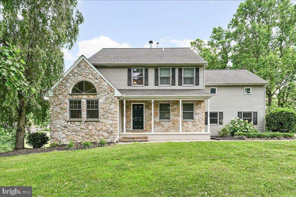 12 PEACH TREE LN, Downingtown, PA 19335