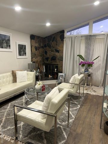 27272 Hopkins Street, Inkster, MI 48141