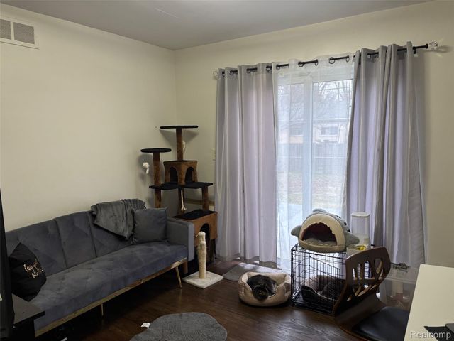 27272 Hopkins Street, Inkster, MI 48141