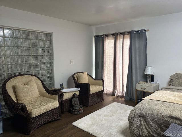 27272 Hopkins Street, Inkster, MI 48141