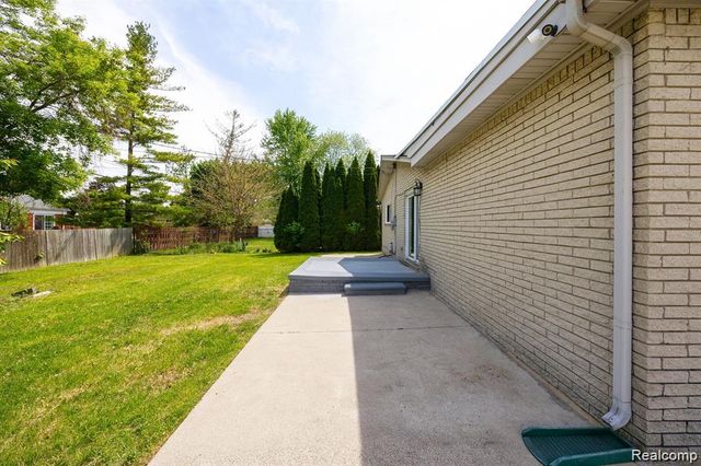 27272 Hopkins Street, Inkster, MI 48141