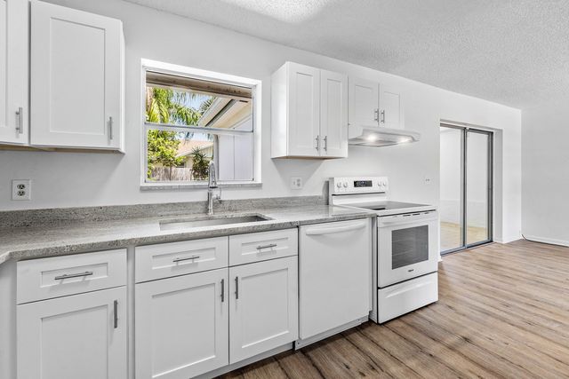 149 Arrowhead Circle, Jupiter, FL 33458