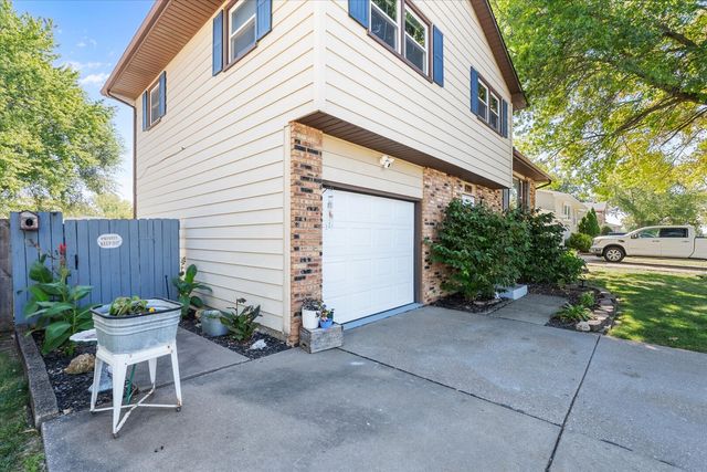 1215 Calvin Street, Davenport, IA 52804