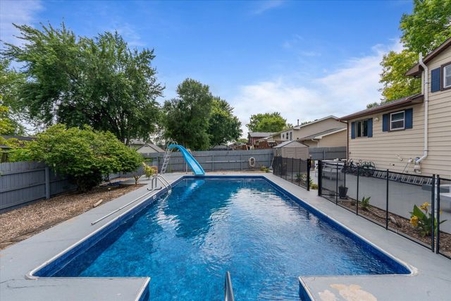 1215 Calvin Street, Davenport, IA 52804