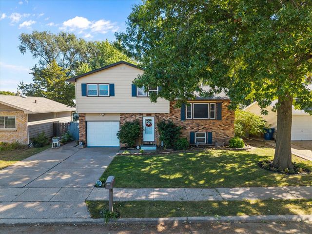 1215 Calvin Street, Davenport, IA 52804