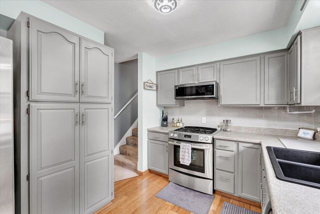 1215 Calvin Street, Davenport, IA 52804