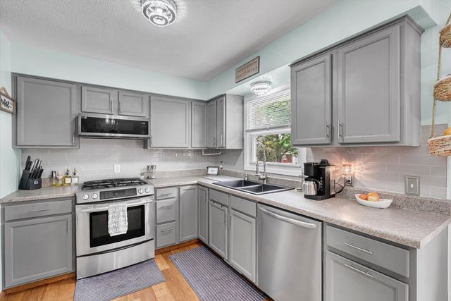 1215 Calvin Street, Davenport, IA 52804