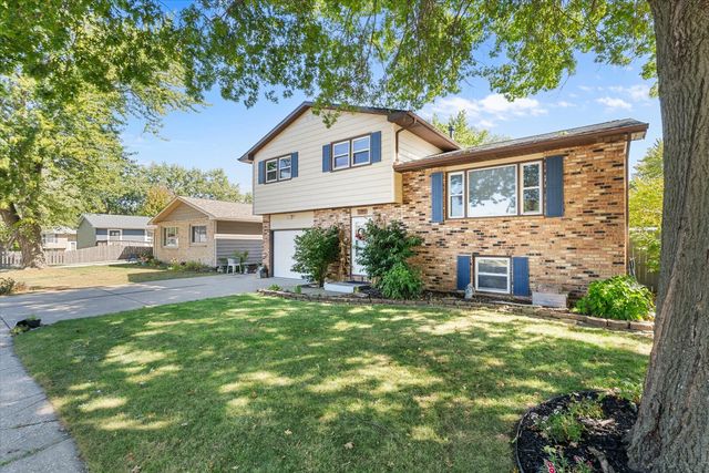 1215 Calvin Street, Davenport, IA 52804