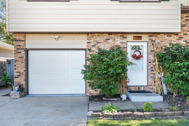 1215 Calvin Street, Davenport, IA 52804