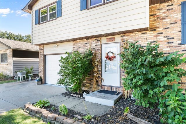 1215 Calvin Street, Davenport, IA 52804
