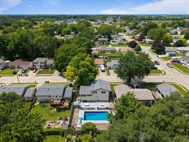 1215 Calvin Street, Davenport, IA 52804