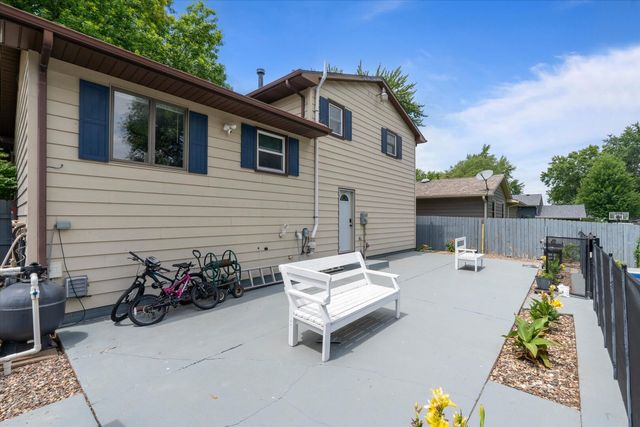 1215 Calvin Street, Davenport, IA 52804