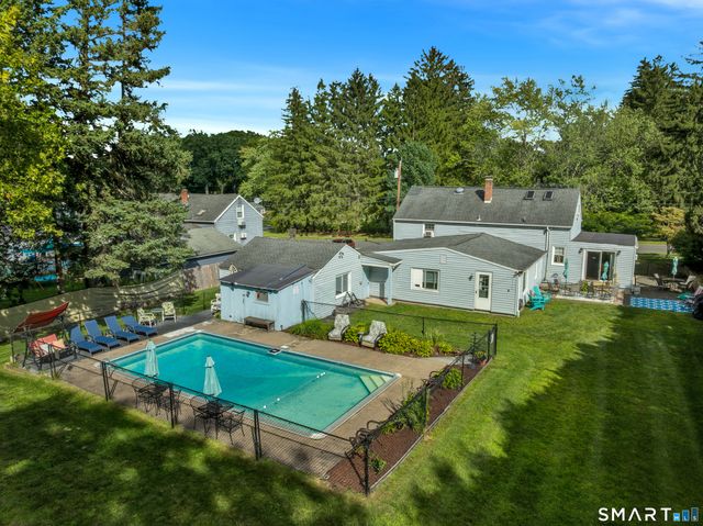 11 Trumbull Drive, Wallingford, CT 06492