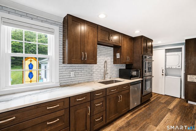 11 Trumbull Drive, Wallingford, CT 06492