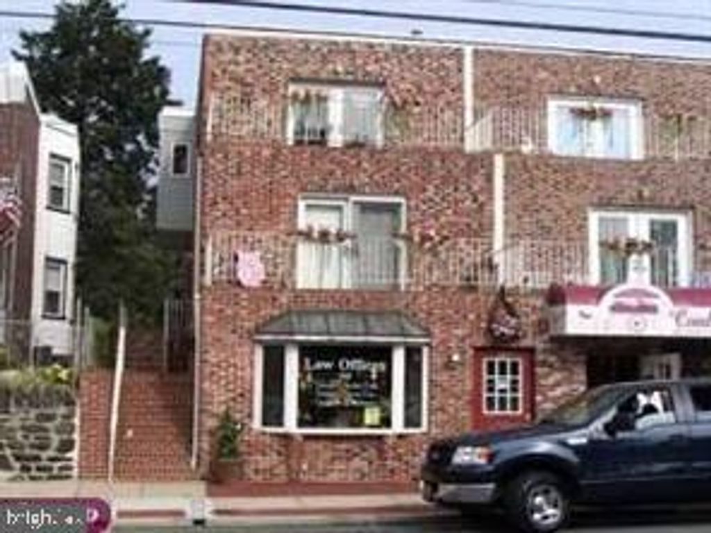 227 MACDADE BLVD, Collingdale, PA 19023