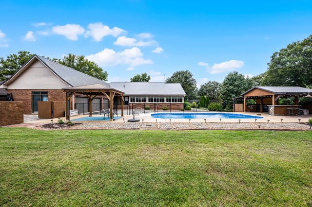 15 Chesapeake Dr, Mc Kenzie, TN 38201