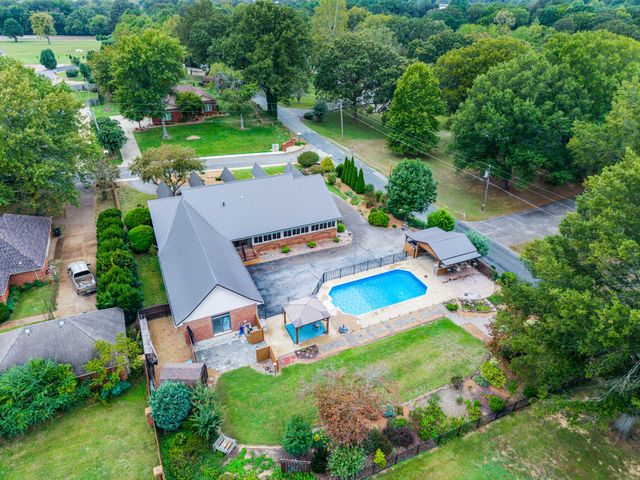 15 Chesapeake Dr, Mc Kenzie, TN 38201