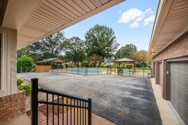 15 Chesapeake Dr, Mc Kenzie, TN 38201