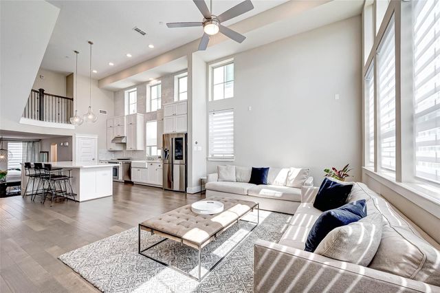 715 Algona Avenue, Houston, TX 77008