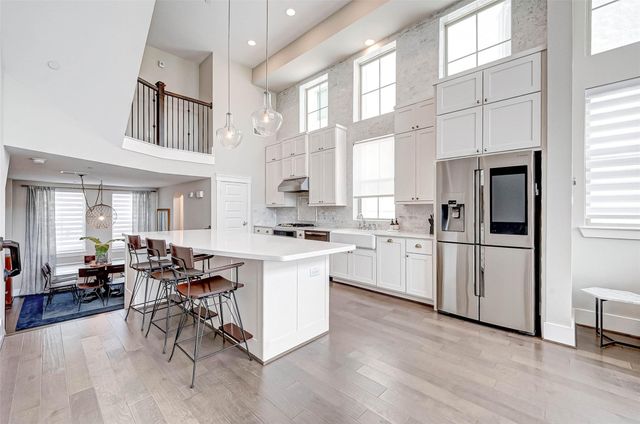 715 Algona Avenue, Houston, TX 77008