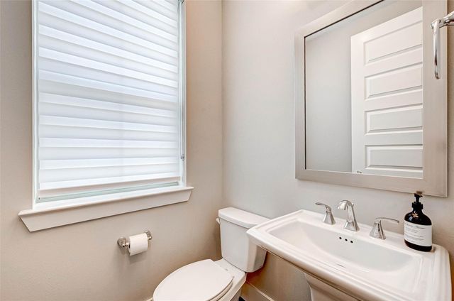 715 Algona Avenue, Houston, TX 77008