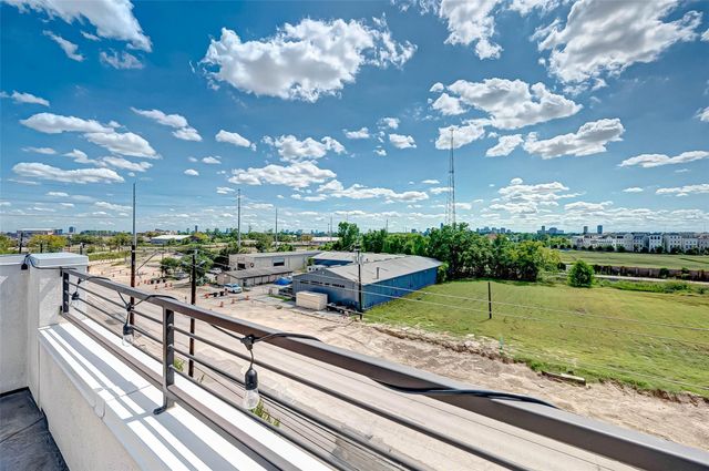 715 Algona Avenue, Houston, TX 77008