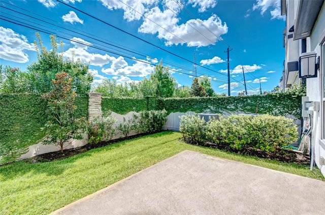 715 Algona Avenue, Houston, TX 77008