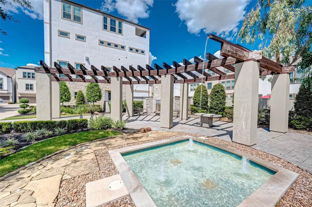 715 Algona Avenue, Houston, TX 77008