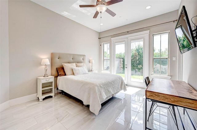 715 Algona Avenue, Houston, TX 77008