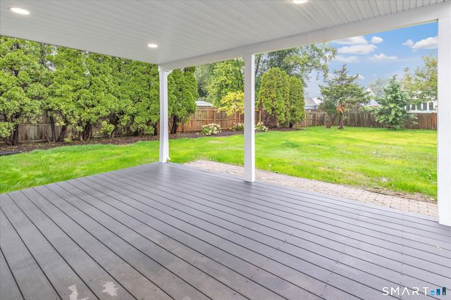 29 Meetinghouse Lane, Milford, CT 06460
