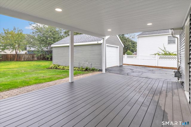 29 Meetinghouse Lane, Milford, CT 06460