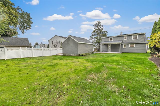 29 Meetinghouse Lane, Milford, CT 06460