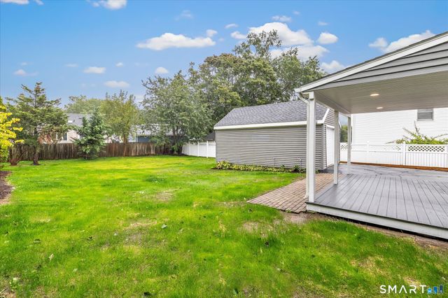 29 Meetinghouse Lane, Milford, CT 06460
