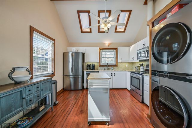 4018 Reeves Drive, Galveston, TX 77554