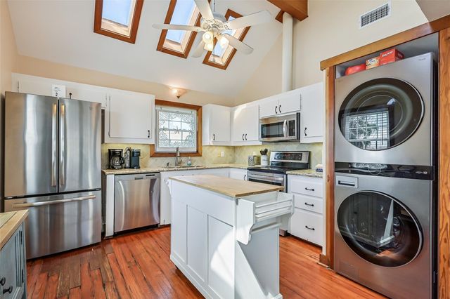 4018 Reeves Drive, Galveston, TX 77554